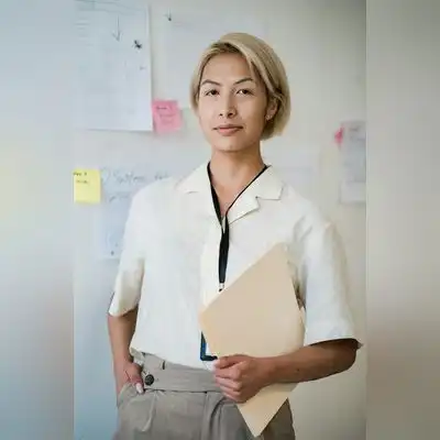 邬琳